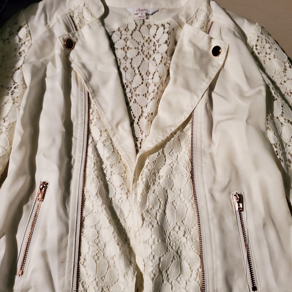 Lace Jacket - Picture 2 of 3